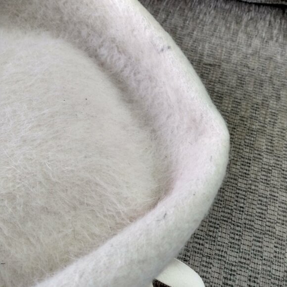 Vintage Winter White Wool Hat with Beaded Ribbon Band Made in Italy - Picture 6 of 9